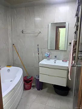 Satılır 3 otaqlı mənzil 125 m²