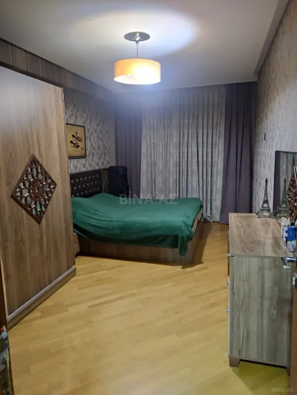 Satılır 3 otaqlı mənzil 125 m²