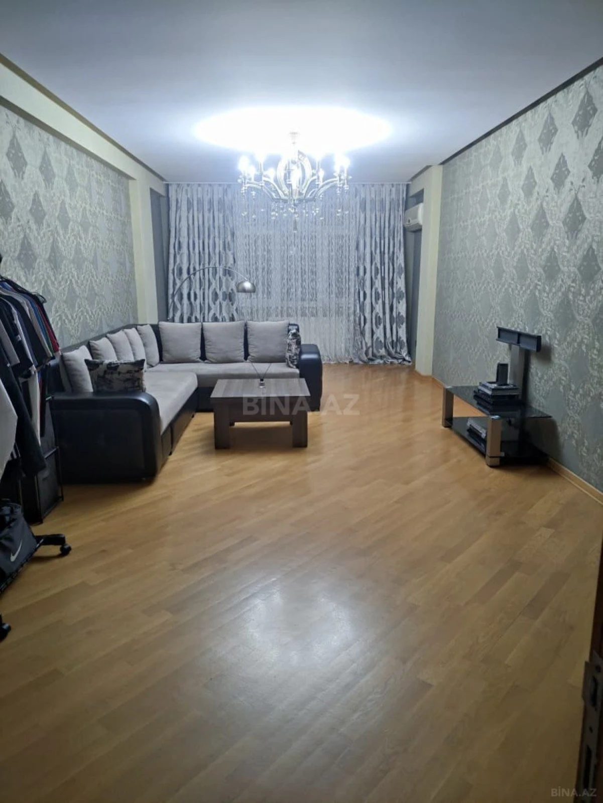 Satılır 3 otaqlı mənzil 125 m²