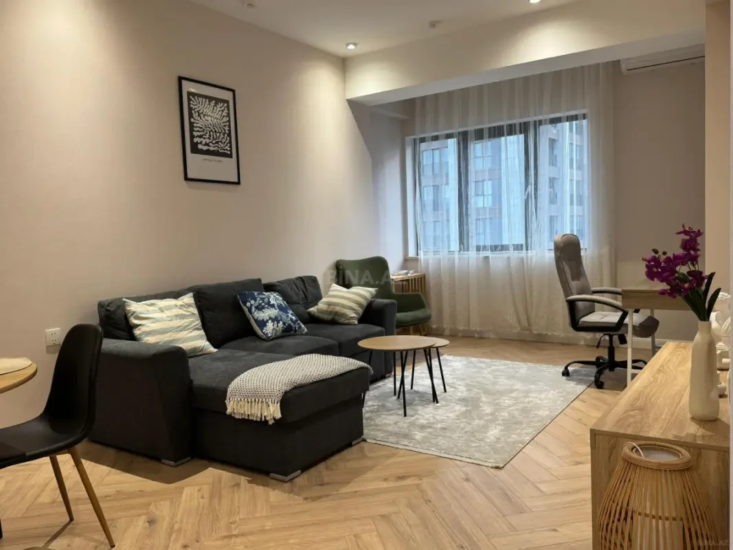 Kirayə verilir 2 otaqlı mənzil 75 m²