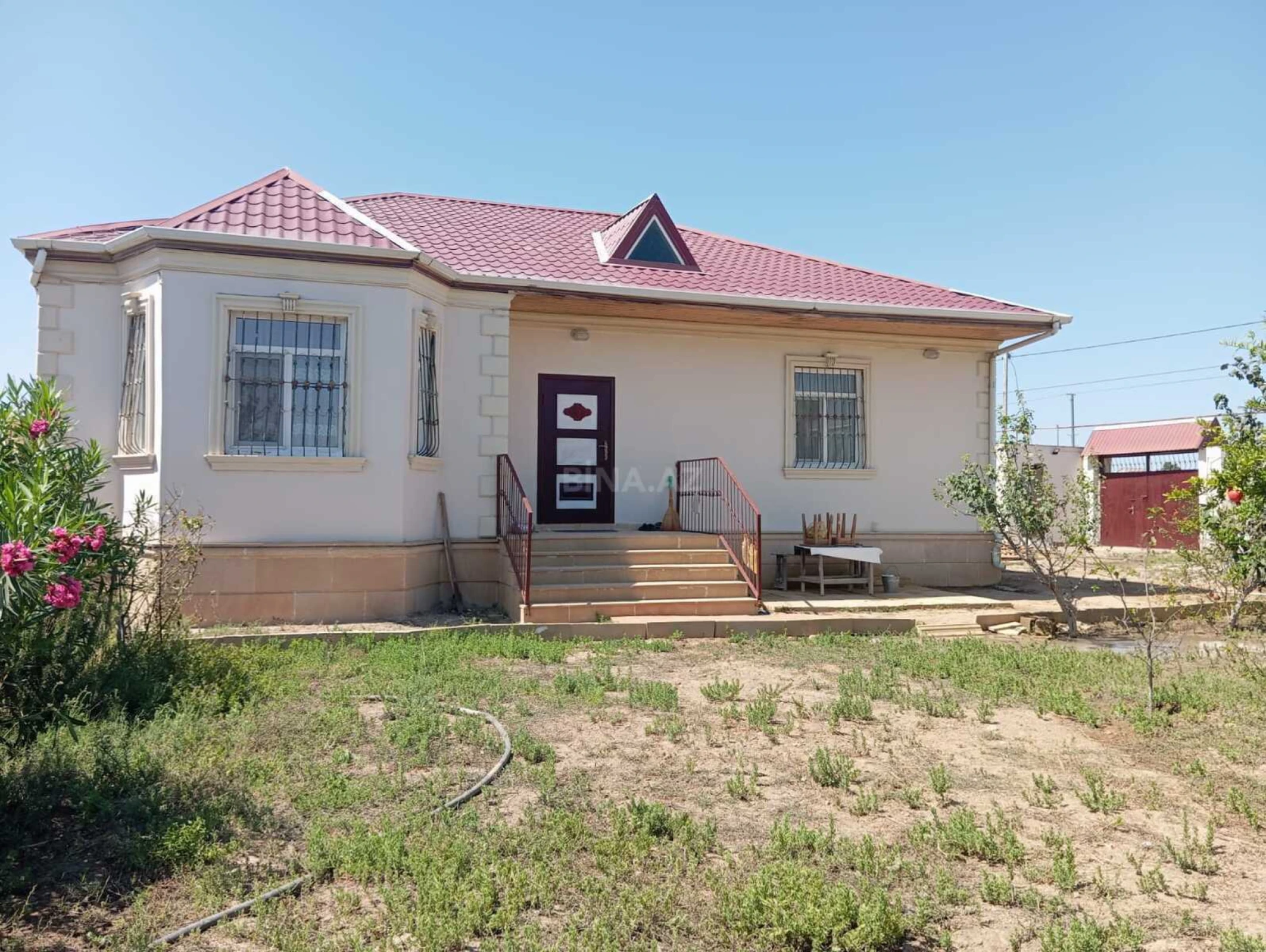 Satılır 4 otaqlı həyət evi 135 m²