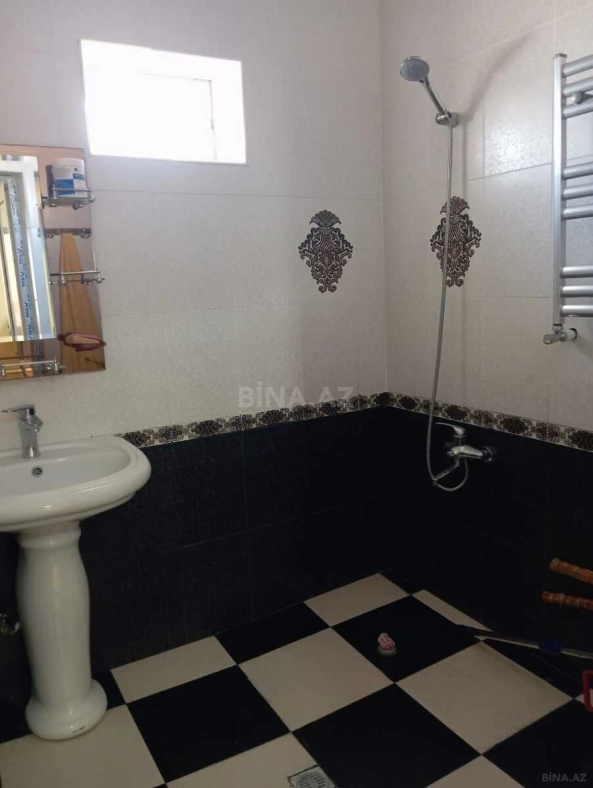 Satılır 4 otaqlı həyət evi 135 m²