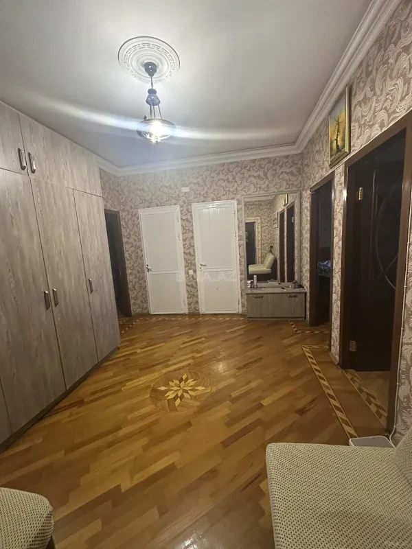 Satılır 2 otaqlı mənzil 90 m²