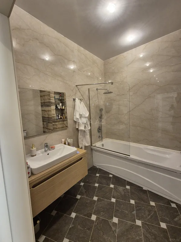 Satılır 6 otaqlı həyət evi 360 m²