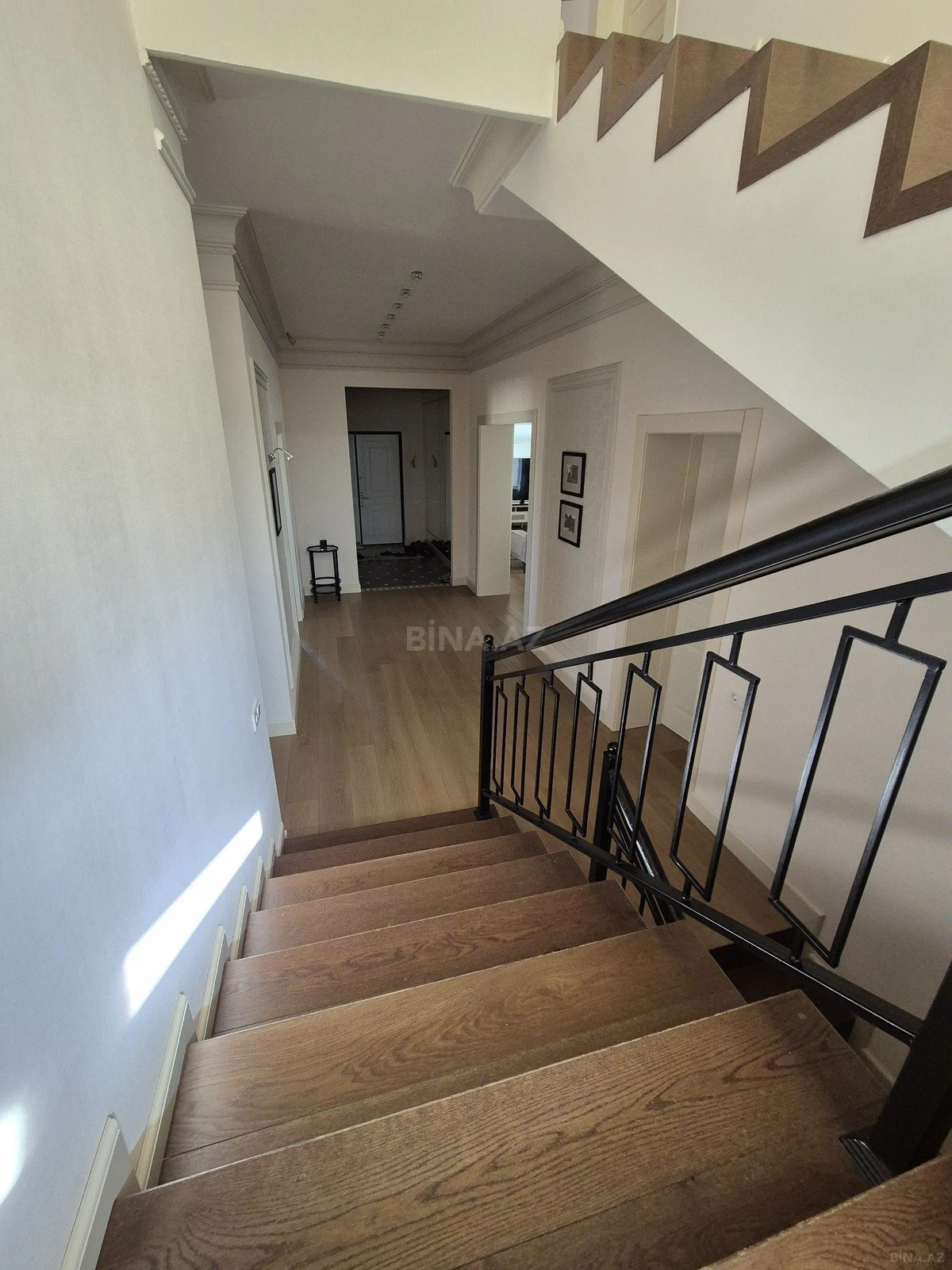 Satılır 6 otaqlı həyət evi 360 m²