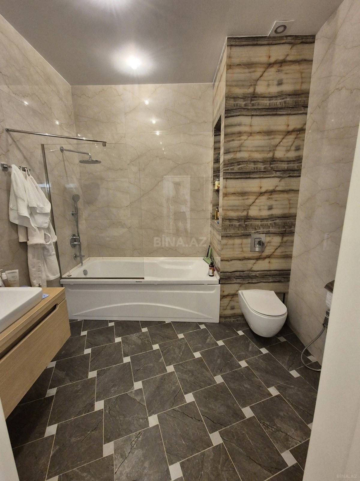 Satılır 6 otaqlı həyət evi 360 m²