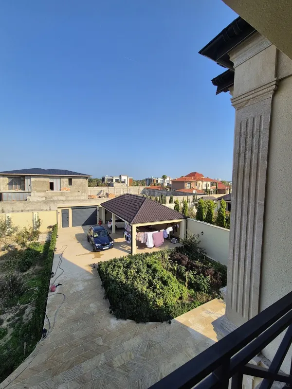 Satılır 6 otaqlı həyət evi 360 m²