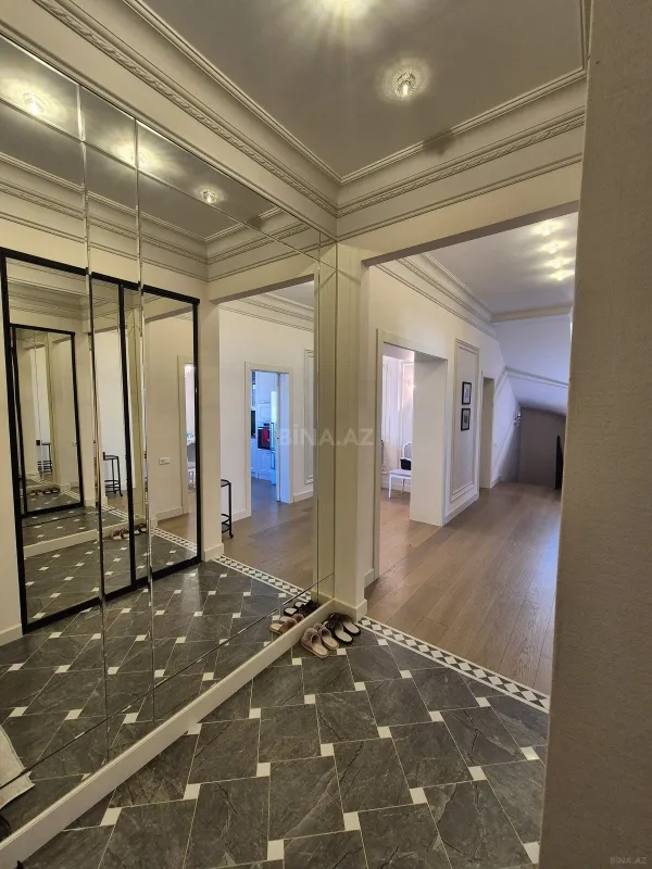 Satılır 6 otaqlı həyət evi 360 m²