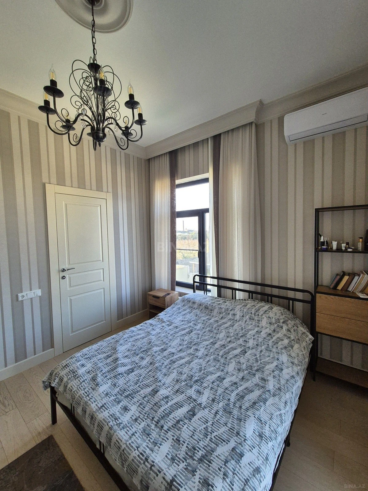 Satılır 6 otaqlı həyət evi 360 m²