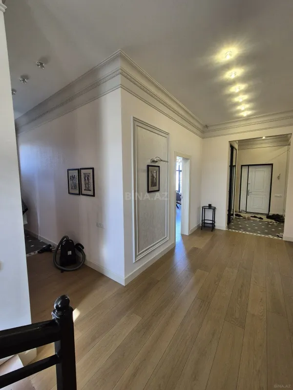 Satılır 6 otaqlı həyət evi 360 m²