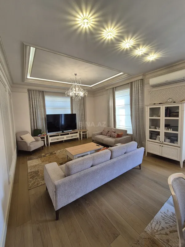 Satılır 6 otaqlı həyət evi 360 m²