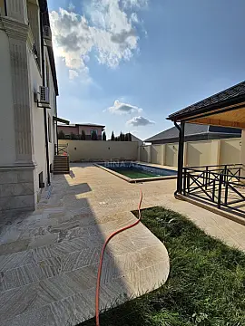 Satılır 6 otaqlı həyət evi 360 m²