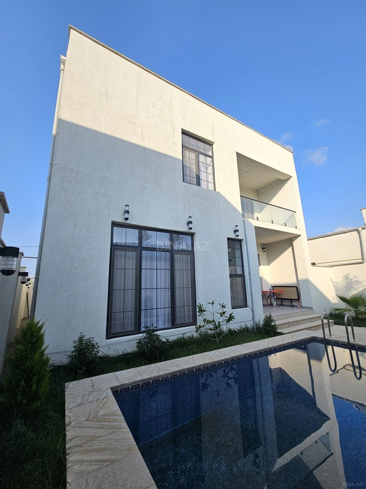 Satılır 5 otaqlı həyət evi 150 m²