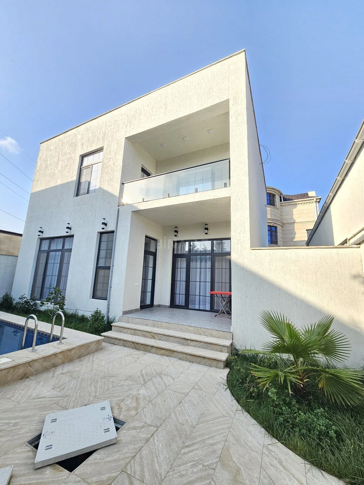 Satılır 5 otaqlı həyət evi 150 m²