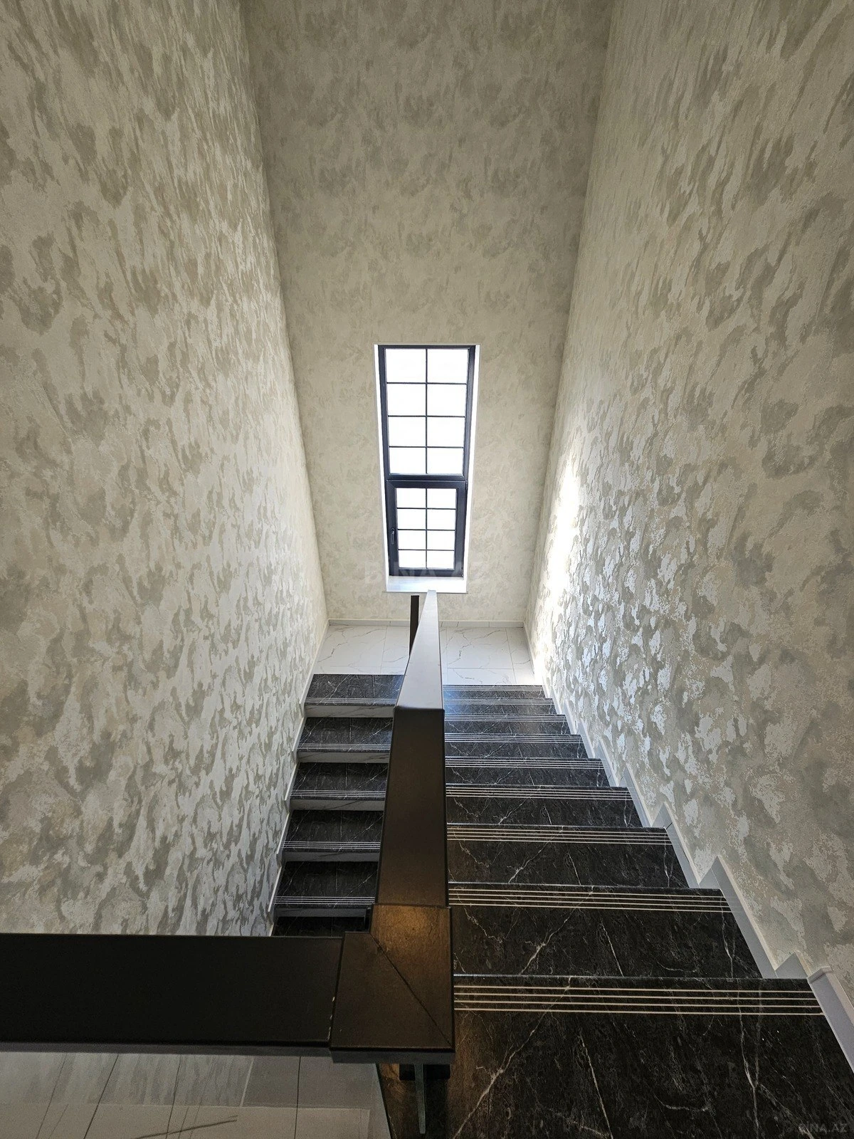 Satılır 5 otaqlı həyət evi 150 m²