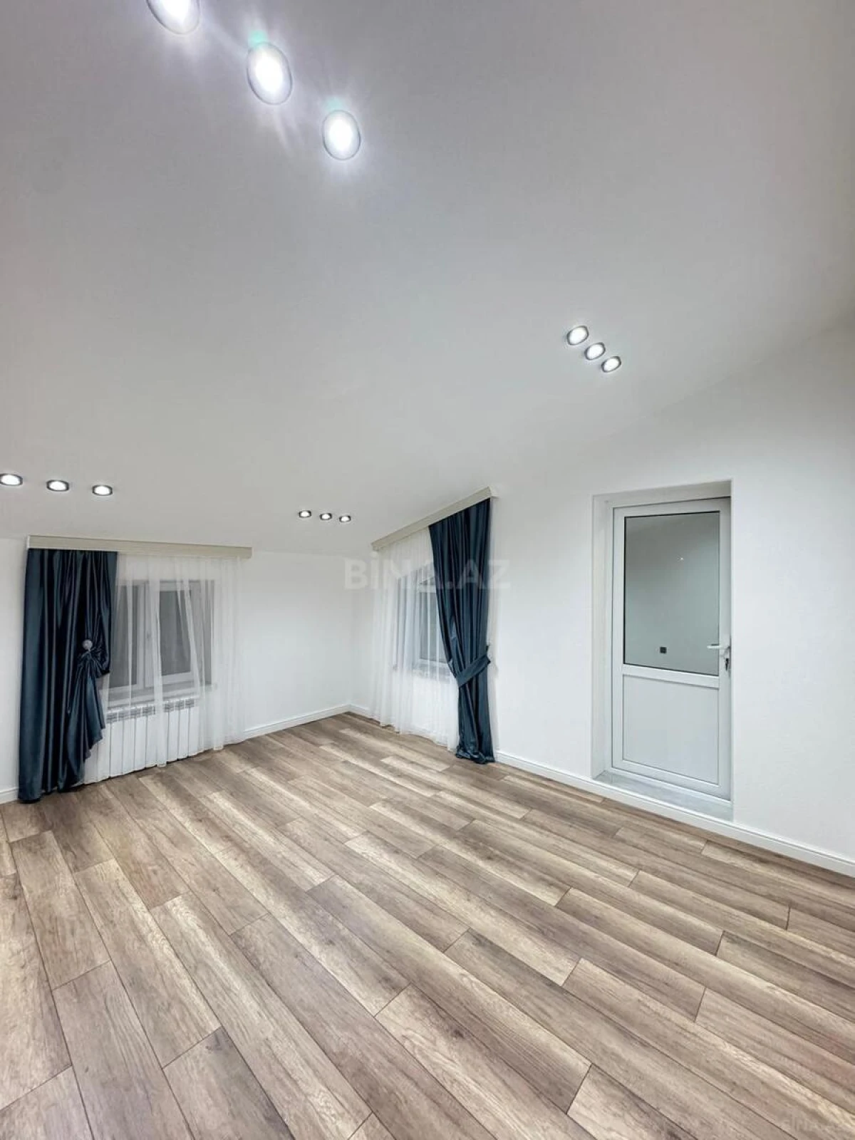 Satılır 5 otaqlı həyət evi 170 m²