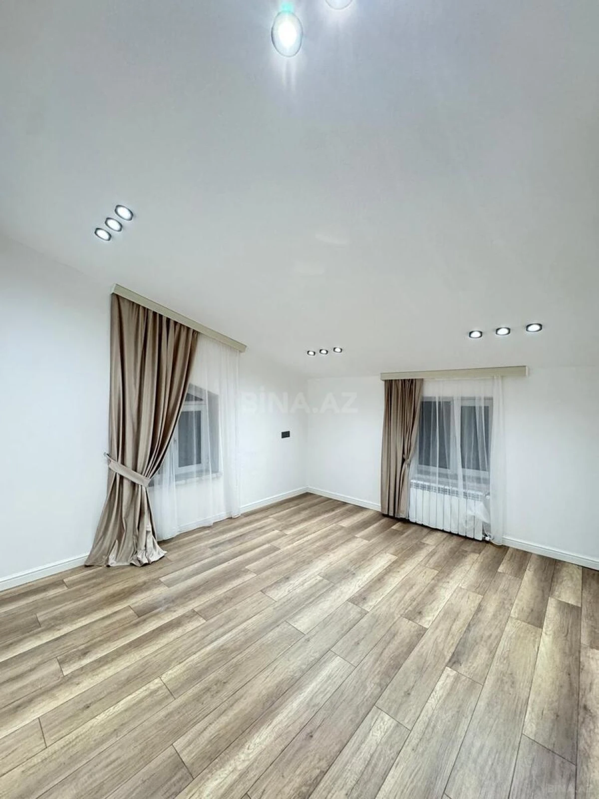 Satılır 5 otaqlı həyət evi 170 m²