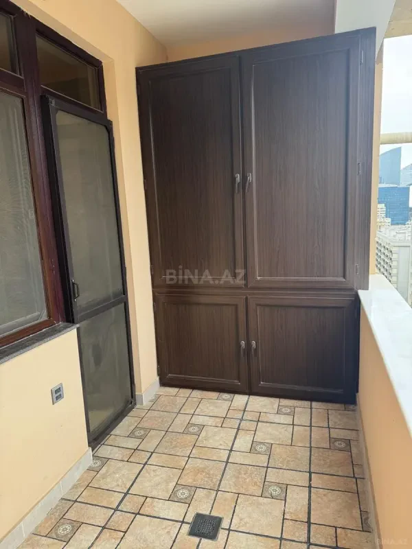 Kirayə verilir 3 otaqlı mənzil 140 m²