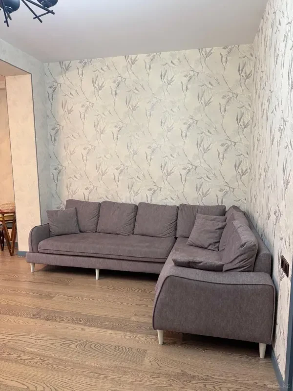 Kirayə verilir 3 otaqlı mənzil 140 m²