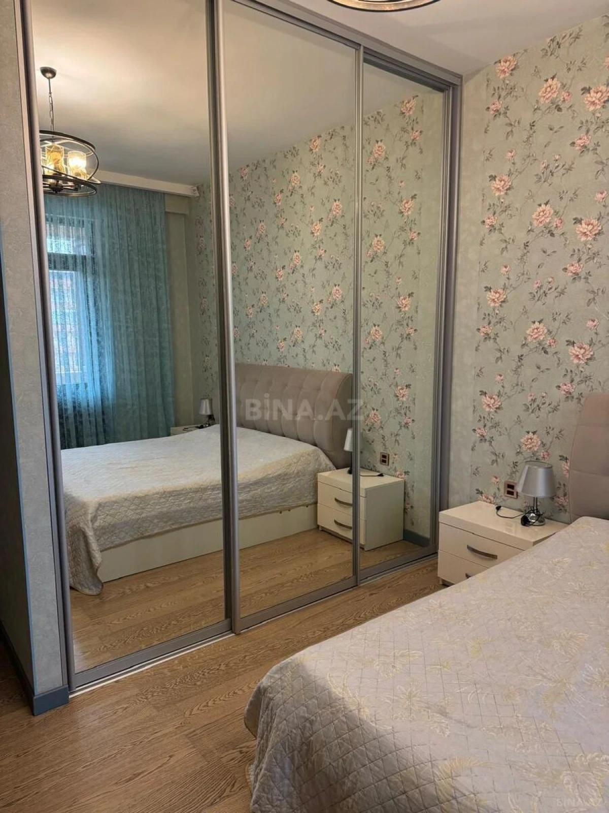 Kirayə verilir 3 otaqlı mənzil 140 m²