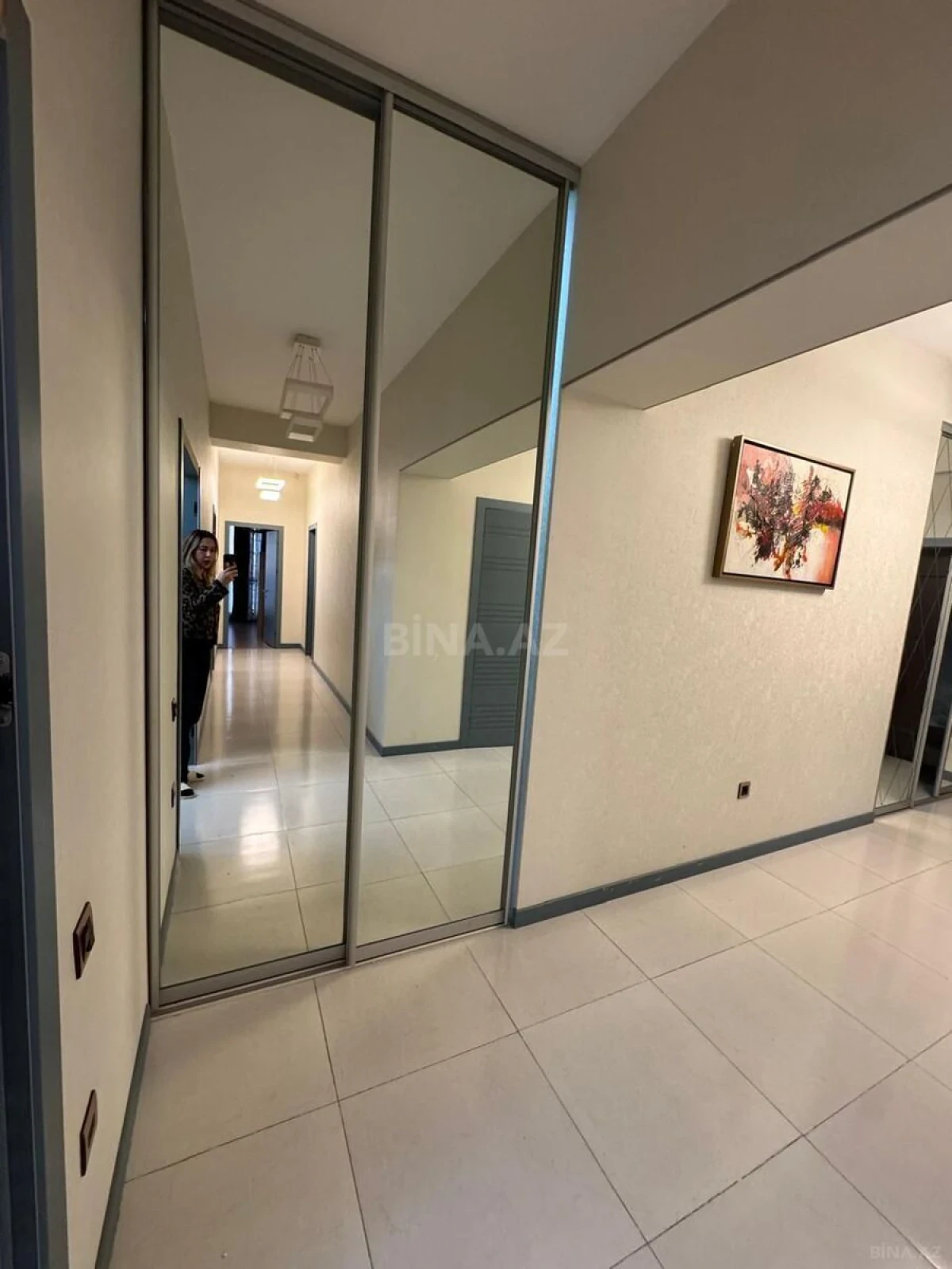Kirayə verilir 3 otaqlı mənzil 140 m²