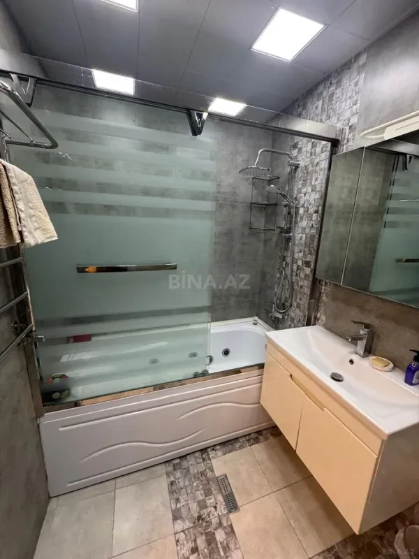 Kirayə verilir 3 otaqlı mənzil 140 m²