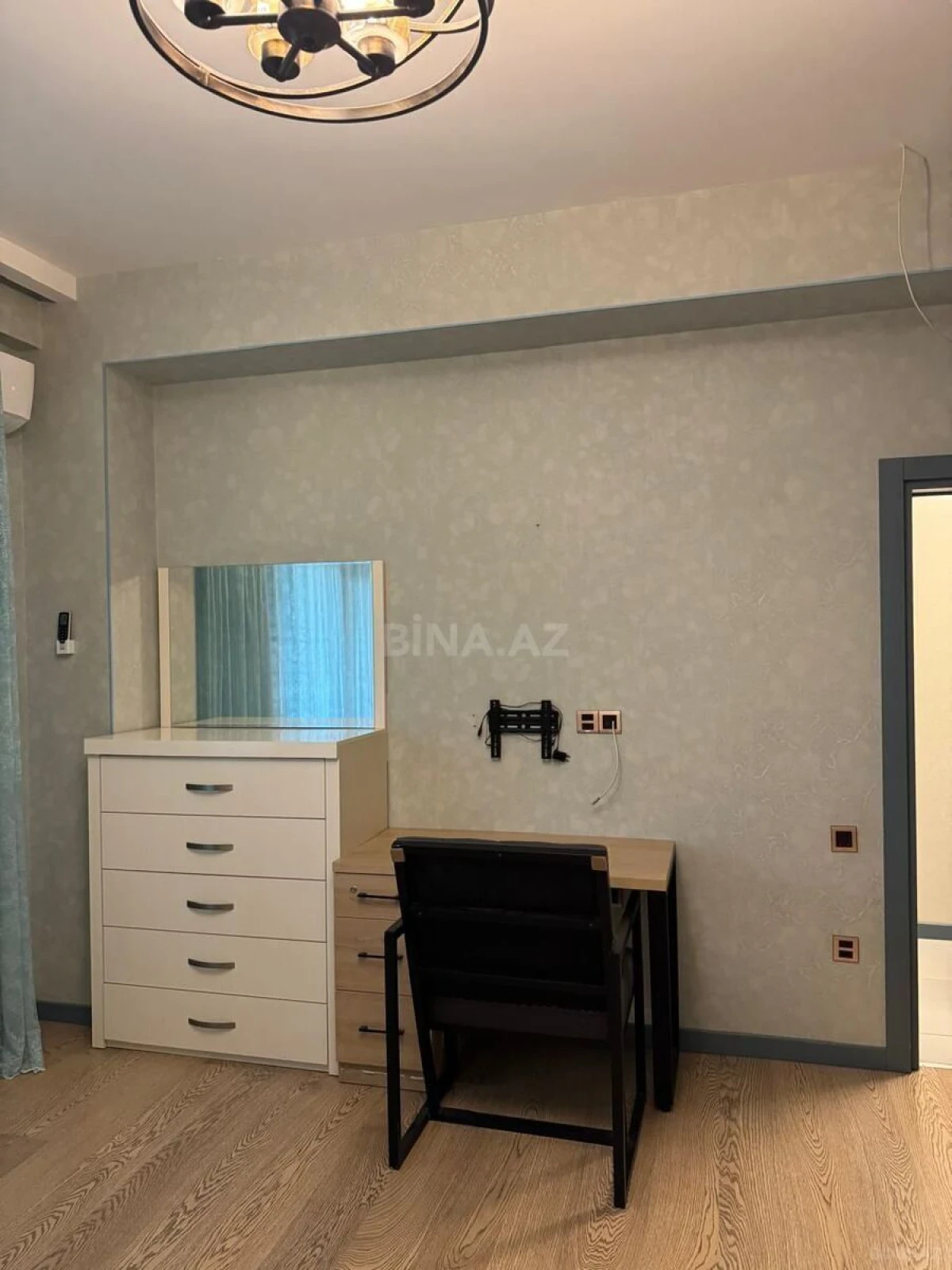 Kirayə verilir 3 otaqlı mənzil 140 m²