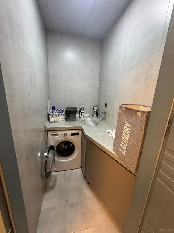 Kirayə verilir 3 otaqlı mənzil 140 m²