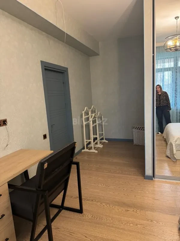 Kirayə verilir 3 otaqlı mənzil 140 m²