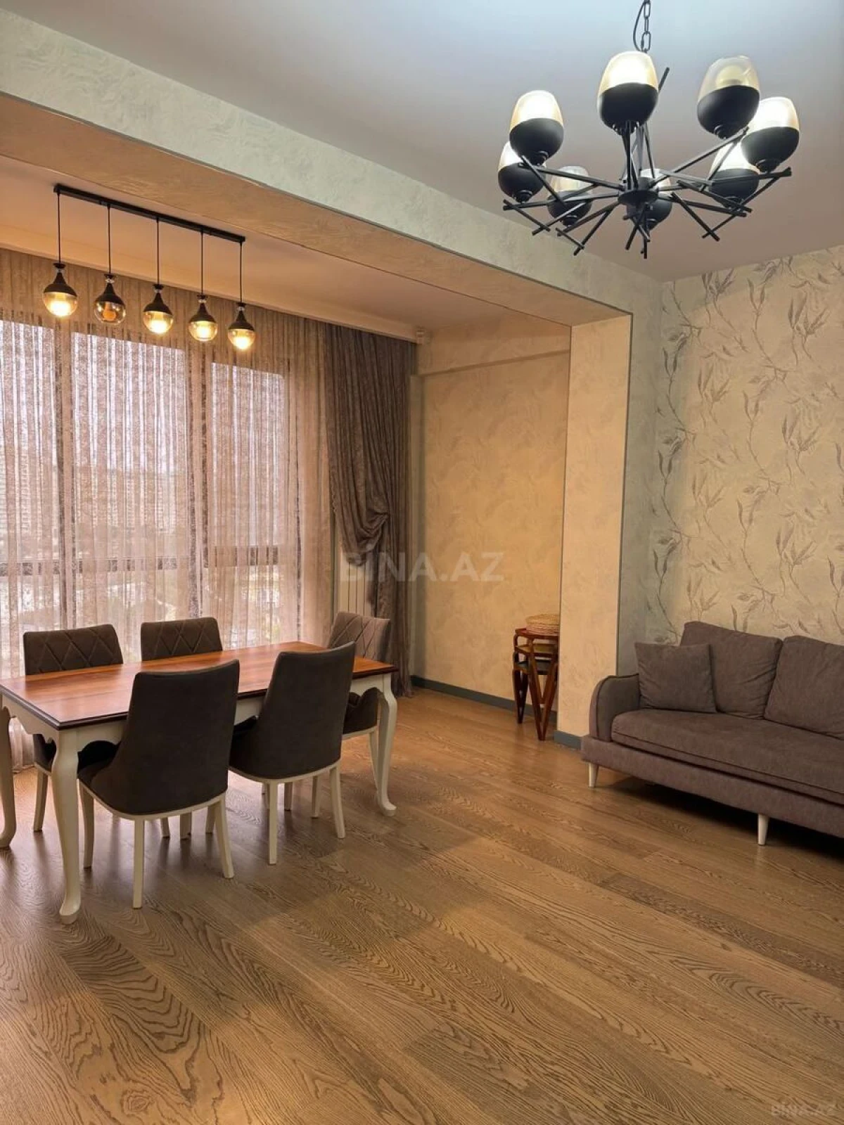 Kirayə verilir 3 otaqlı mənzil 140 m²