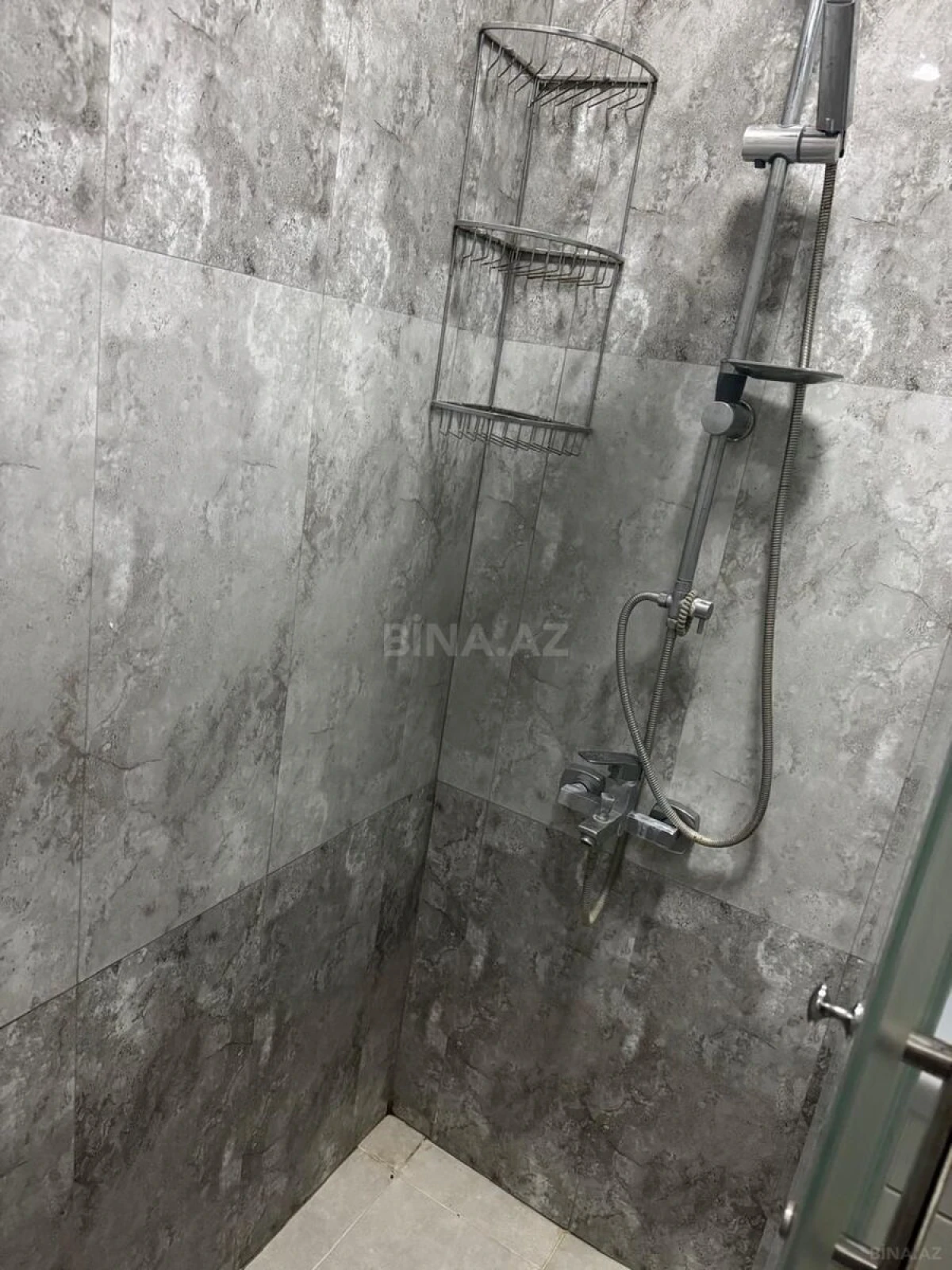 Kirayə verilir 3 otaqlı mənzil 140 m²