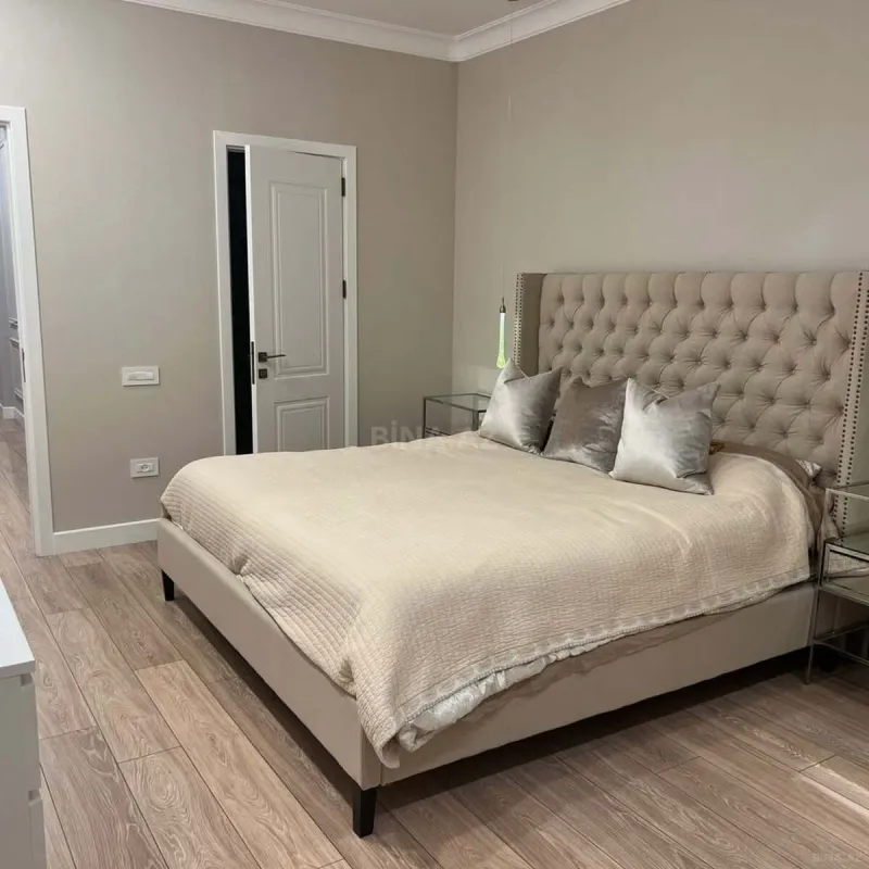 Kirayə verilir 4 otaqlı mənzil 180 m²