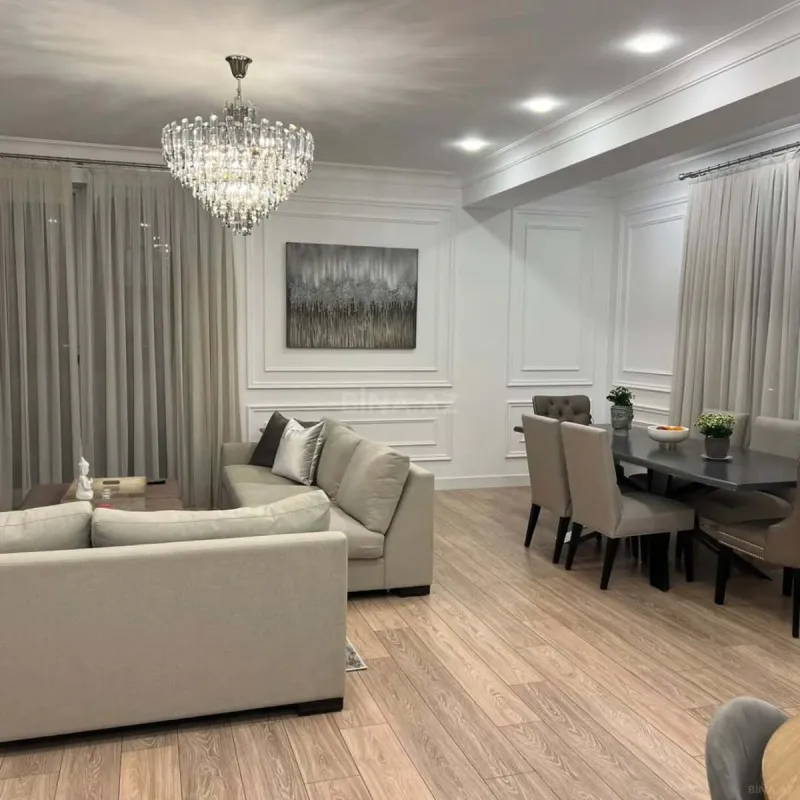 Kirayə verilir 4 otaqlı mənzil 180 m²