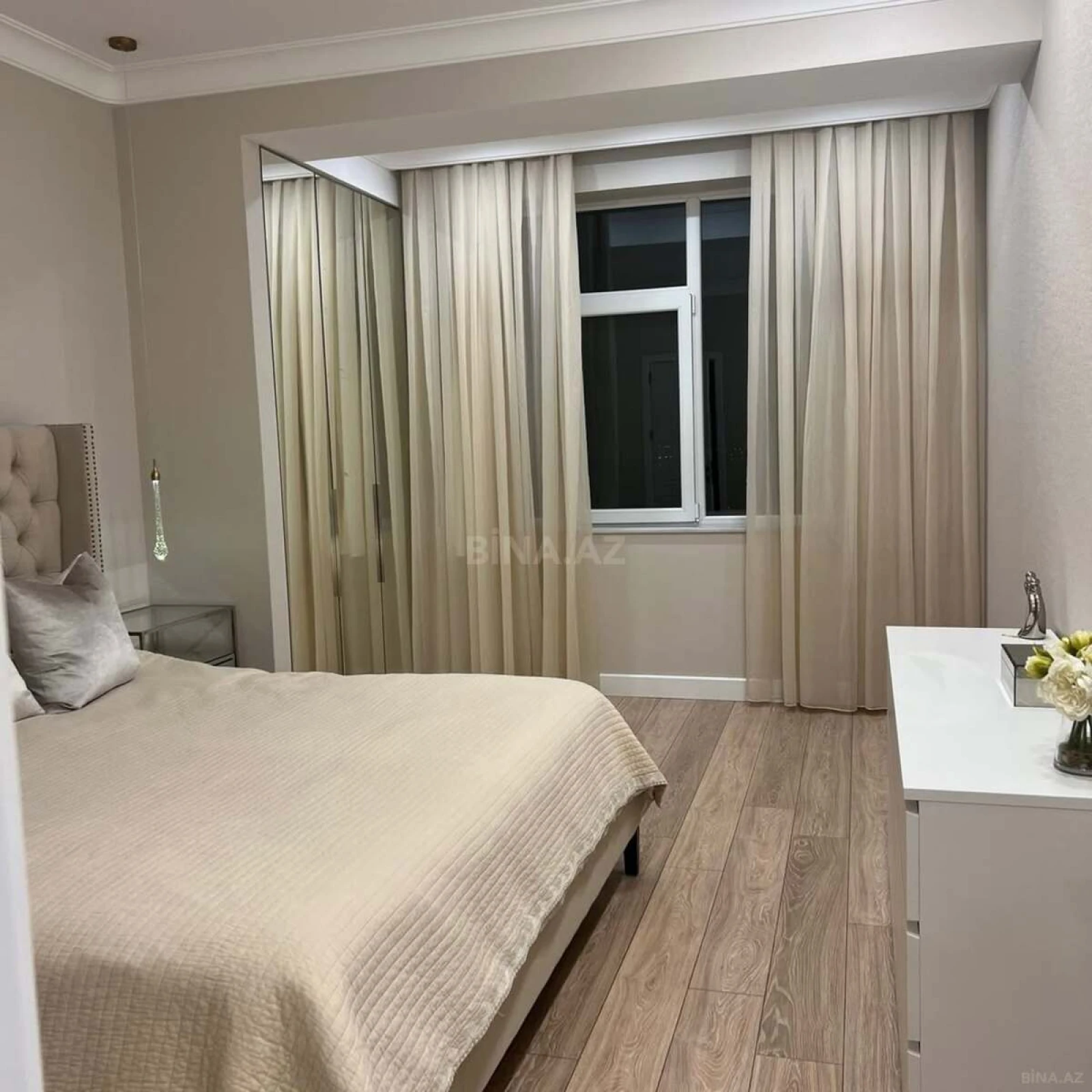 Kirayə verilir 4 otaqlı mənzil 180 m²
