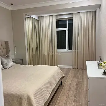 Kirayə verilir 4 otaqlı mənzil 180 m²