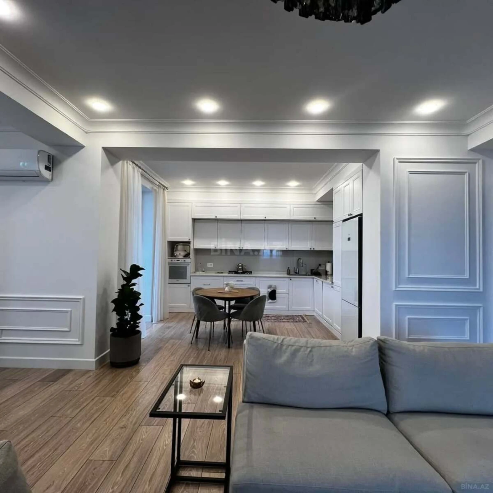 Kirayə verilir 4 otaqlı mənzil 180 m²