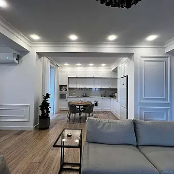 Kirayə verilir 4 otaqlı mənzil 180 m²