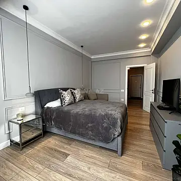 Kirayə verilir 4 otaqlı mənzil 180 m²