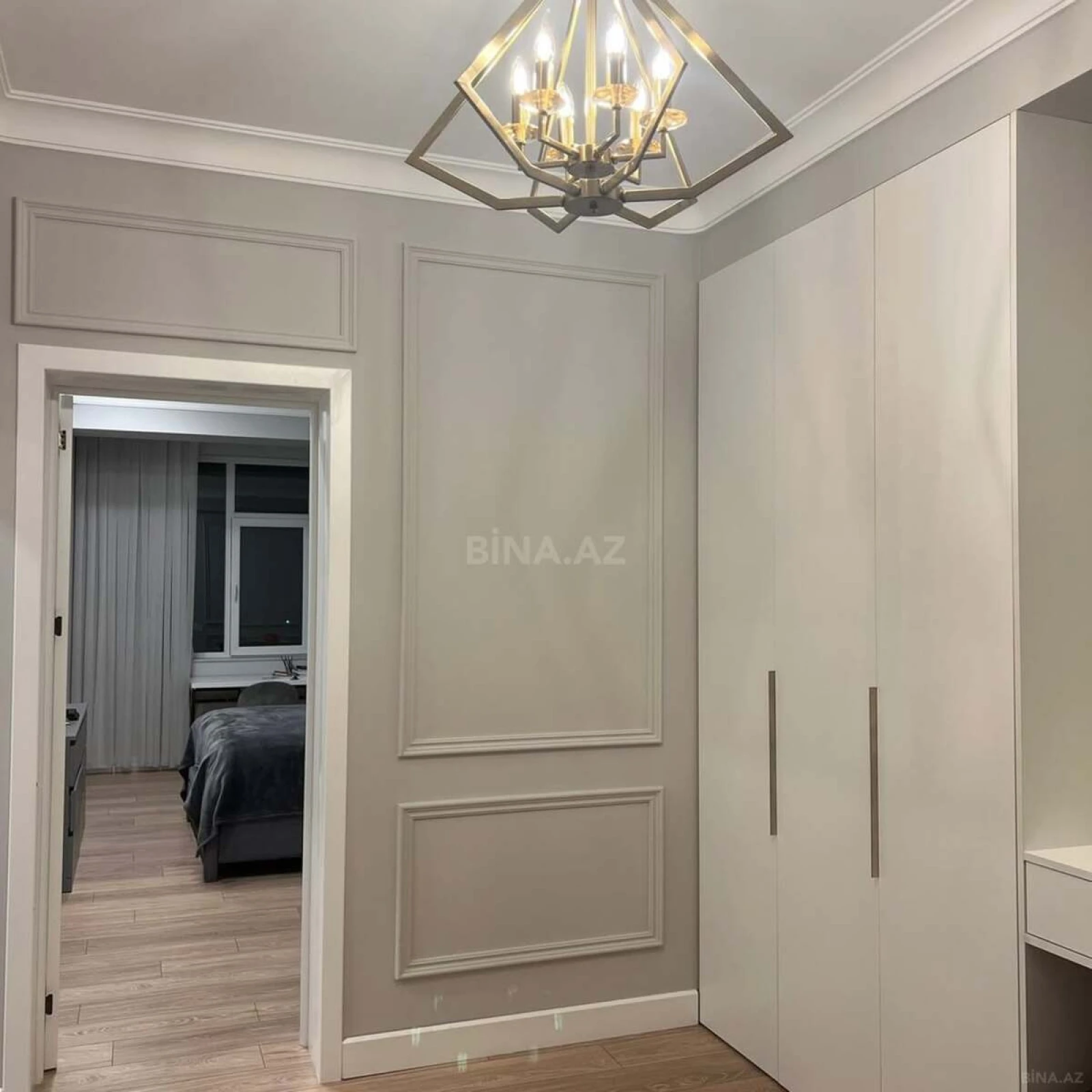 Kirayə verilir 4 otaqlı mənzil 180 m²