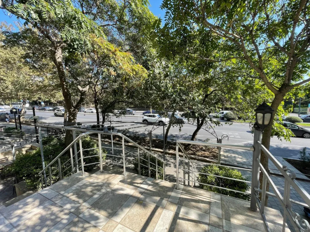 Kirayə verilir obyekt 100 m²