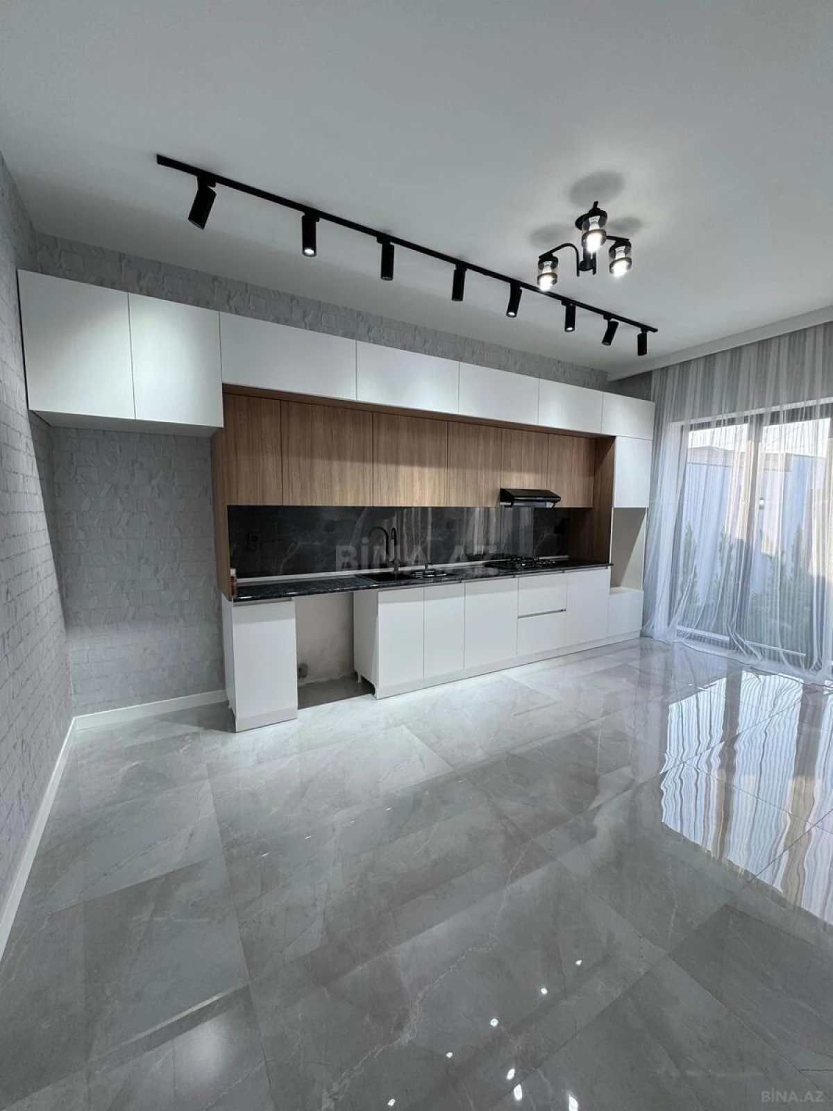 Satılır 4 otaqlı həyət evi 160 m²