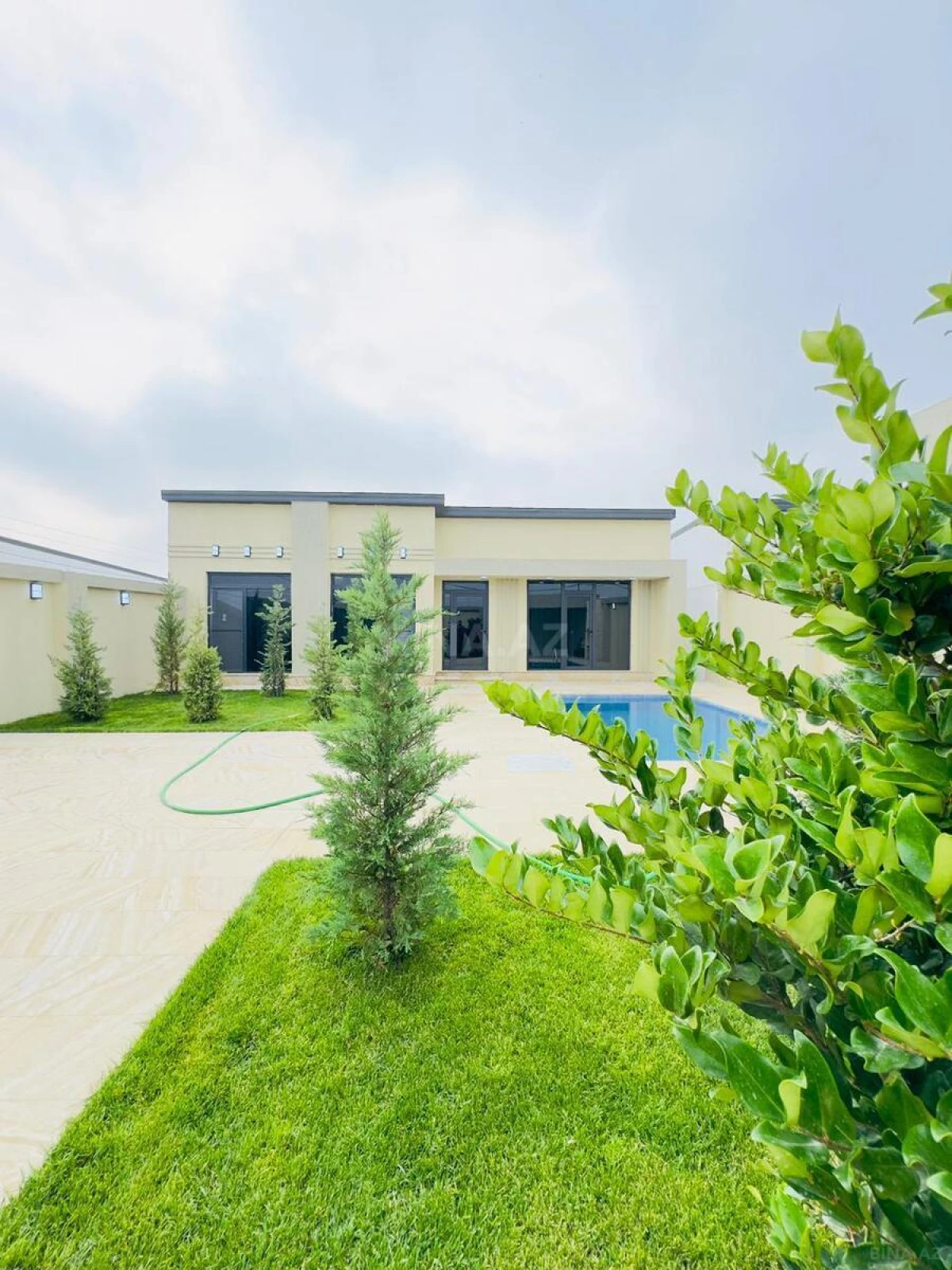 Satılır 4 otaqlı həyət evi 160 m²