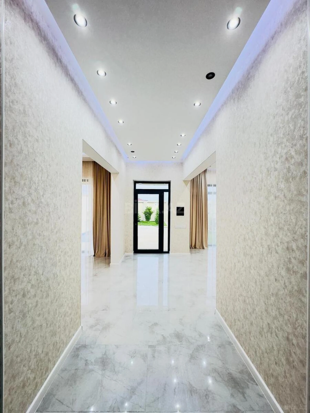 Satılır 4 otaqlı həyət evi 160 m²