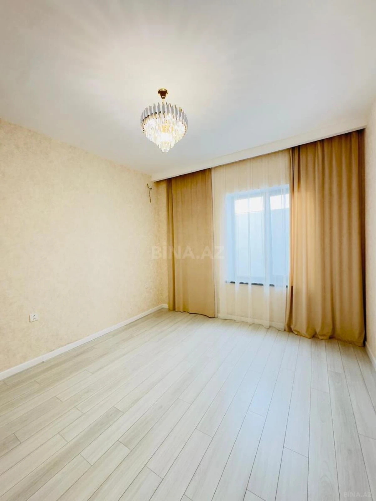 Satılır 4 otaqlı həyət evi 160 m²