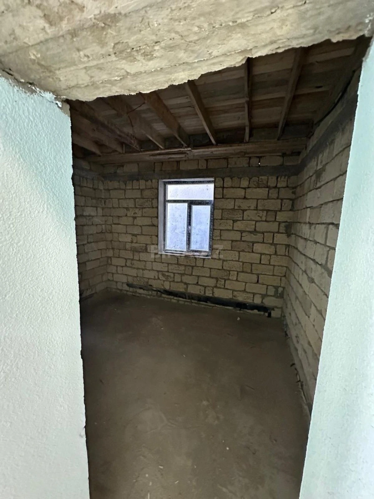 Satılır 3 otaqlı həyət evi 180 m²