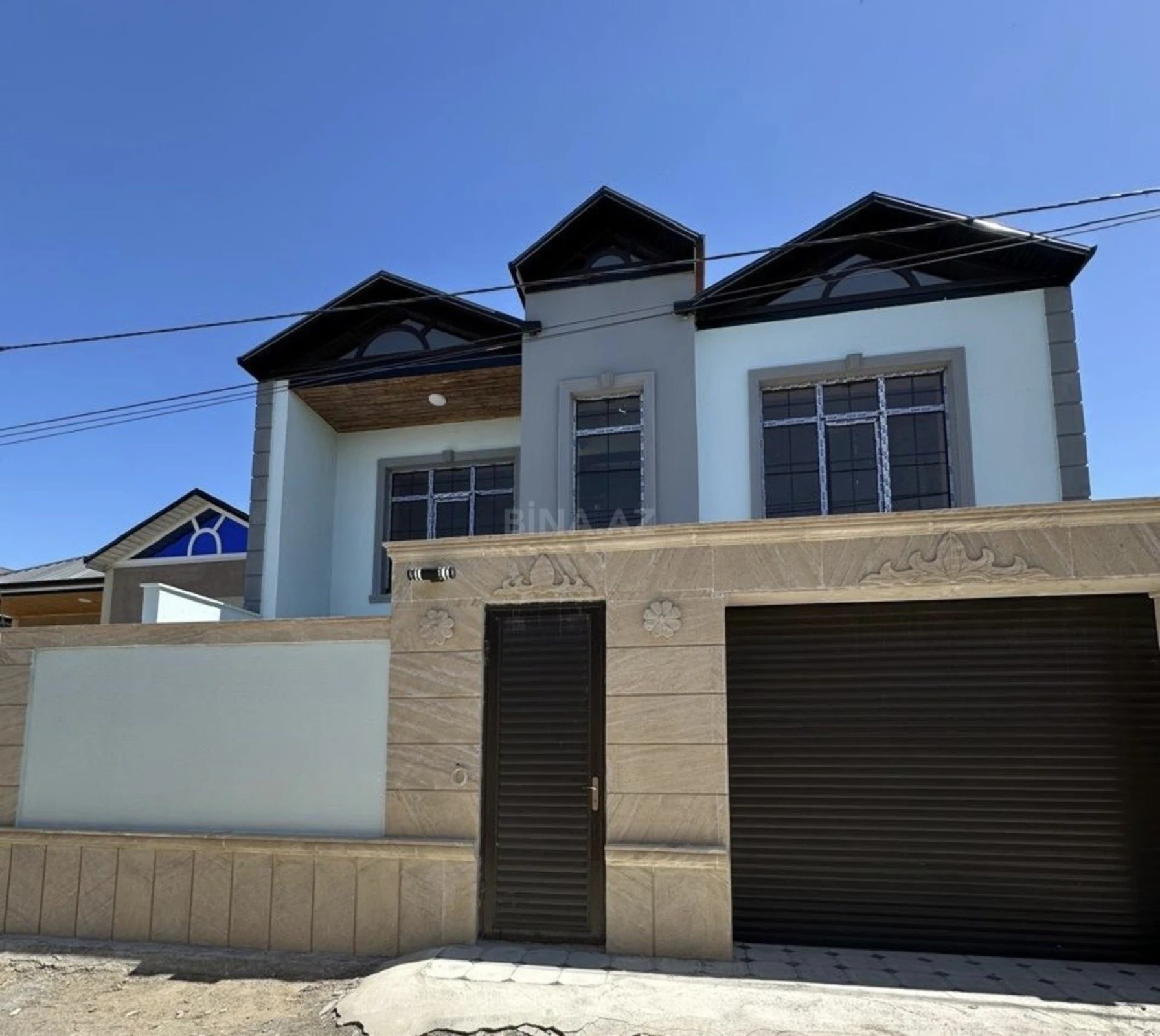 Satılır 3 otaqlı həyət evi 180 m²