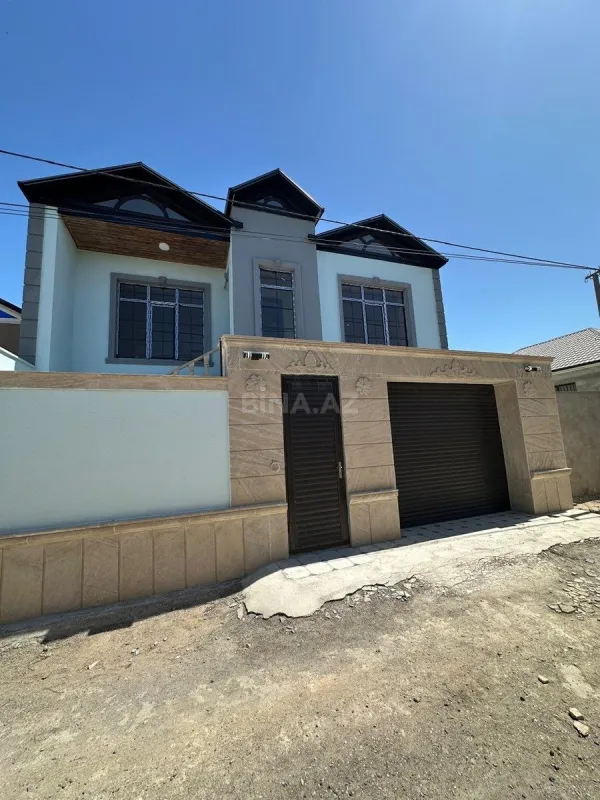 Satılır 3 otaqlı həyət evi 180 m²