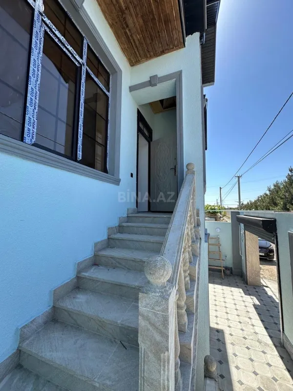 Satılır 3 otaqlı həyət evi 180 m²