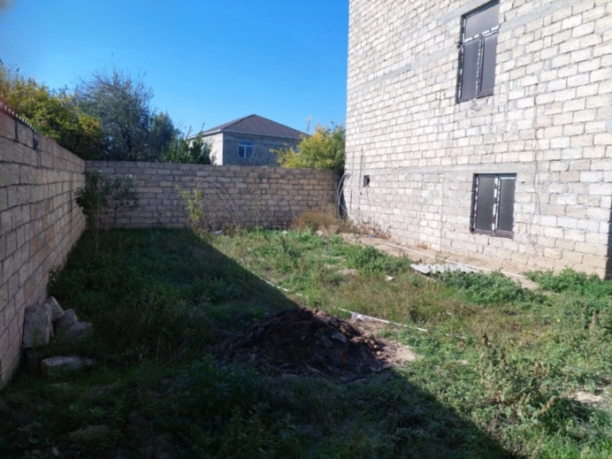 Satılır 7 otaqlı həyət evi 240 m²