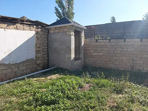 Satılır 7 otaqlı həyət evi 240 m²